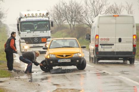 Şoferii bihoreni, sătui de gropi: Şi drumul de Marghita e într-o stare jalnică! (VIDEO)